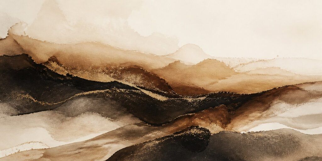 Abstraktes Aquarell mit überlagerten Braun-, Beige- und Schwarztönen, die an sanfte Hügel oder Berge unter einem blassen Himmel erinnern und den Geist von „Der Wanderer“ heraufbeschwören, der eine ruhige Landschaft erkundet.